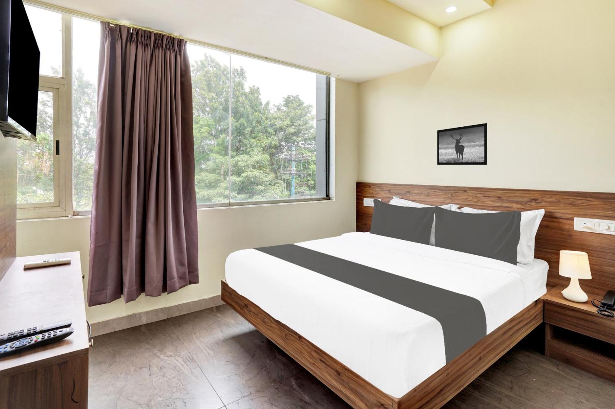 Hotel O Gayathri Metro Deluxe 班加罗尔 外观 照片