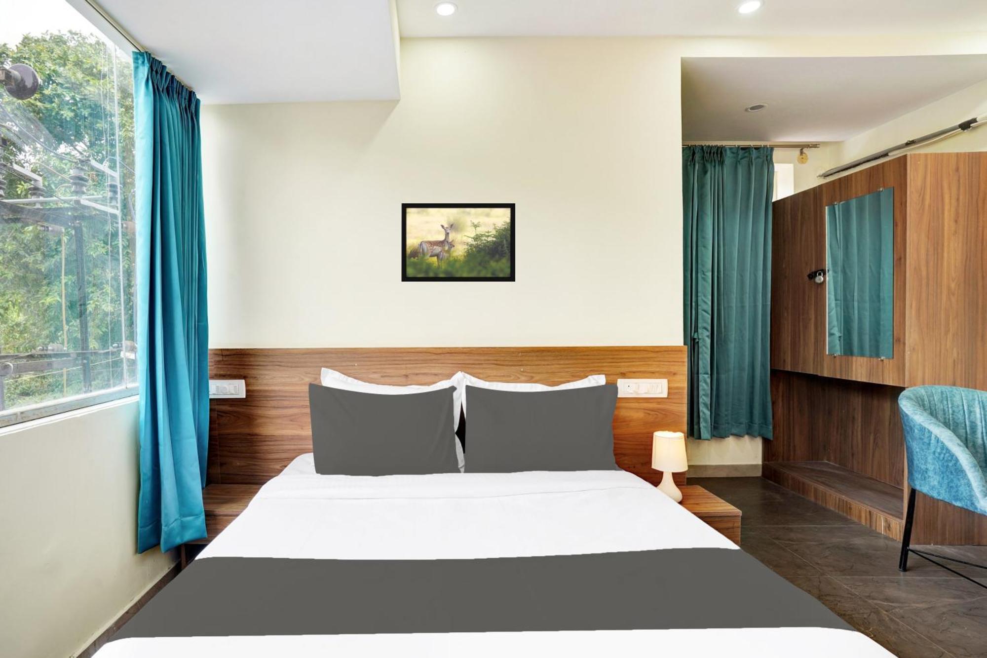Hotel O Gayathri Metro Deluxe 班加罗尔 外观 照片