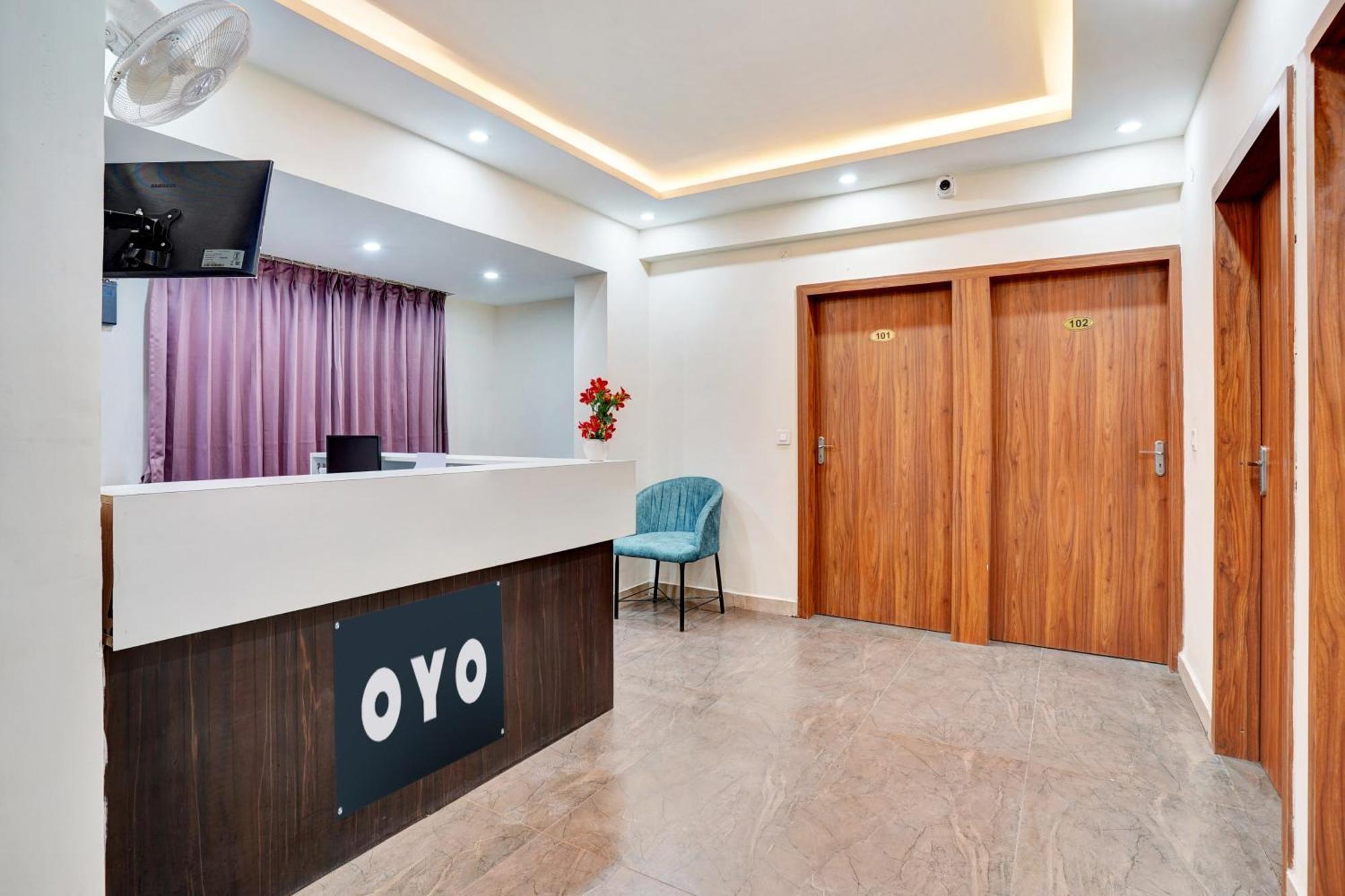 Hotel O Gayathri Metro Deluxe 班加罗尔 外观 照片